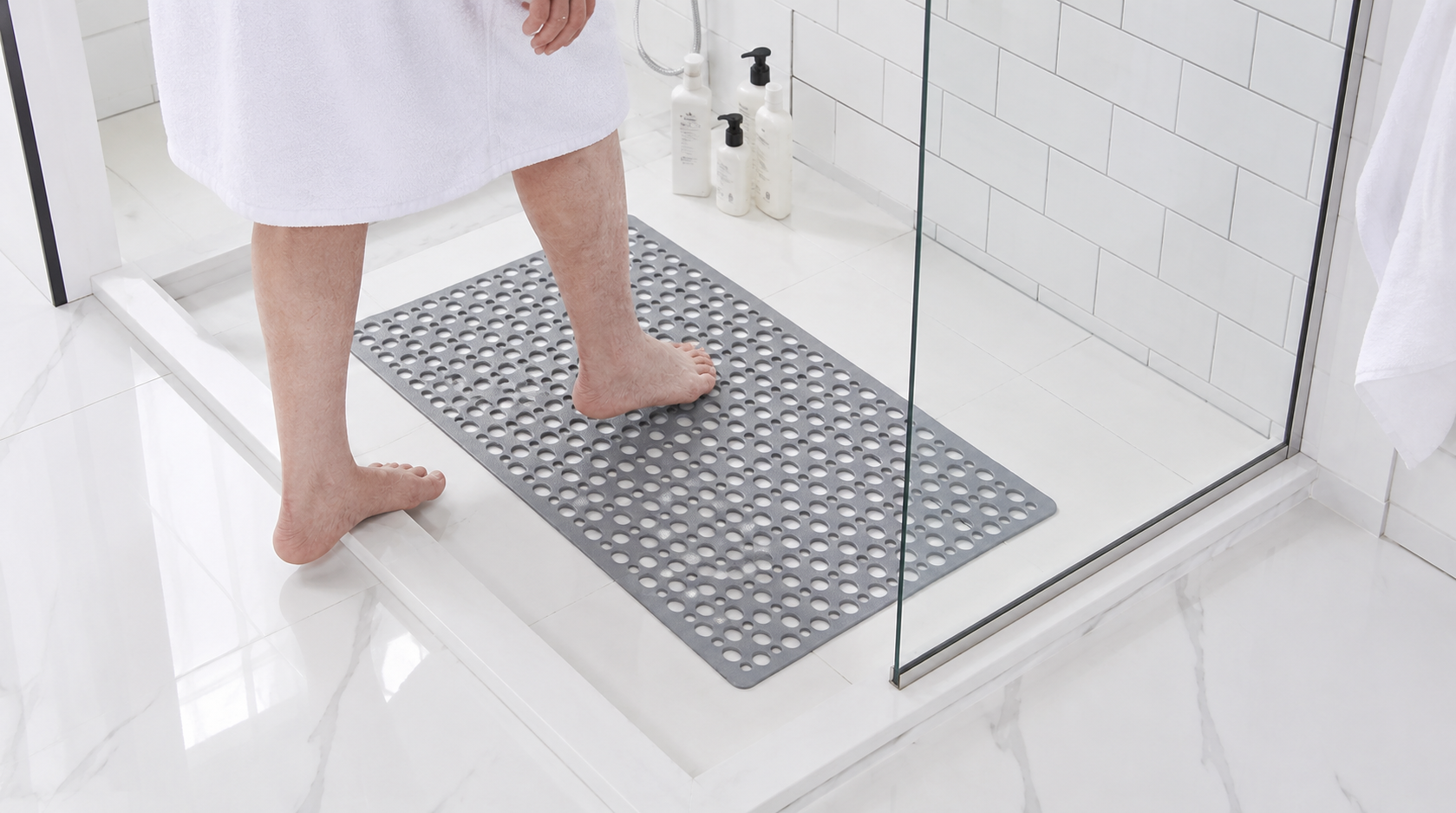 Non-Slip Mats for Elderly That Reduce Fall Risk – Casa & Beyond.