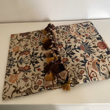 Chemin de table jacquard fleuri et oiseau vintage