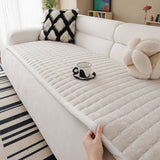 Housse de canapé matelassée en peluche minimaliste